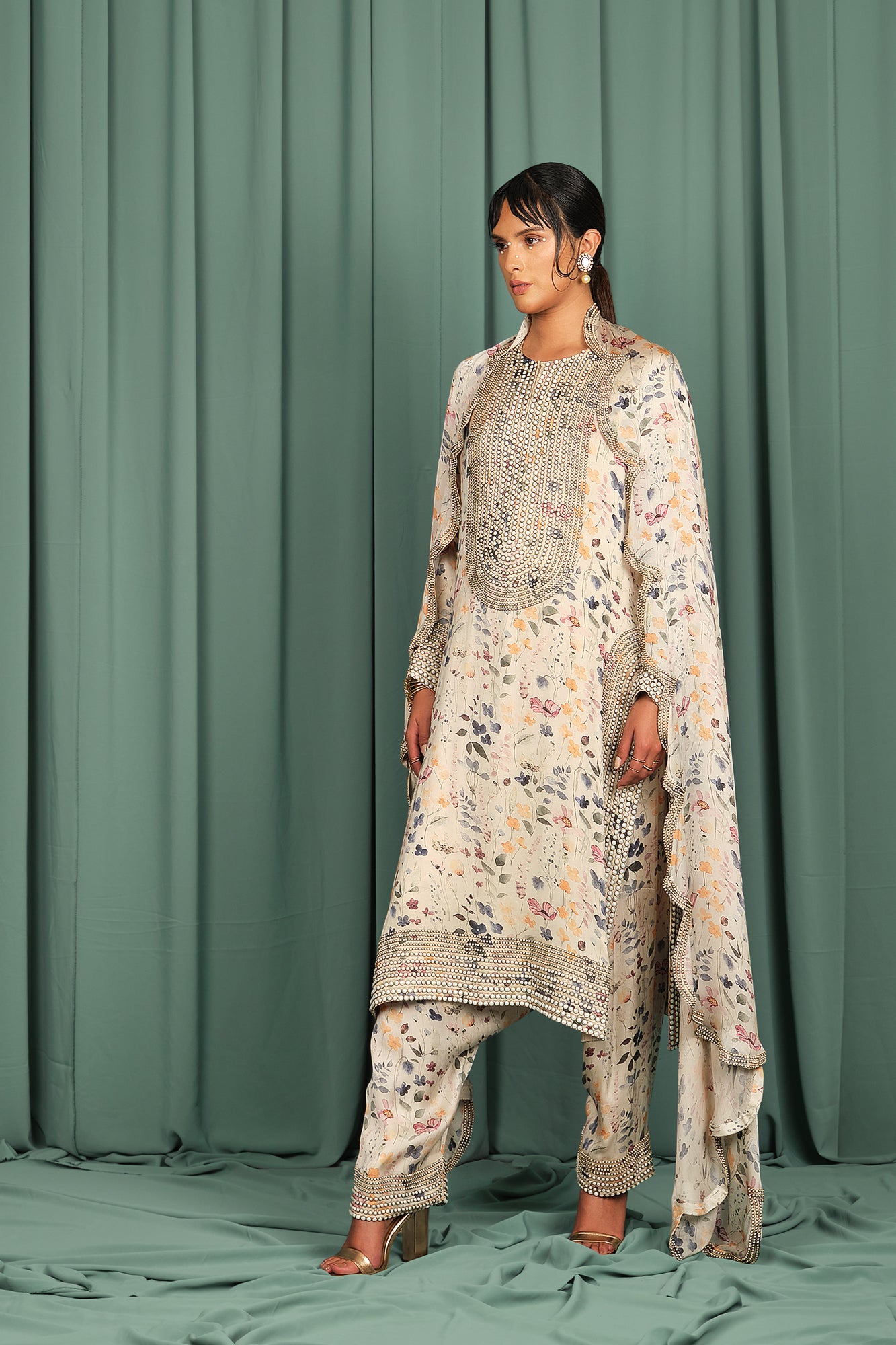 BELLIA IVORY FLORAL