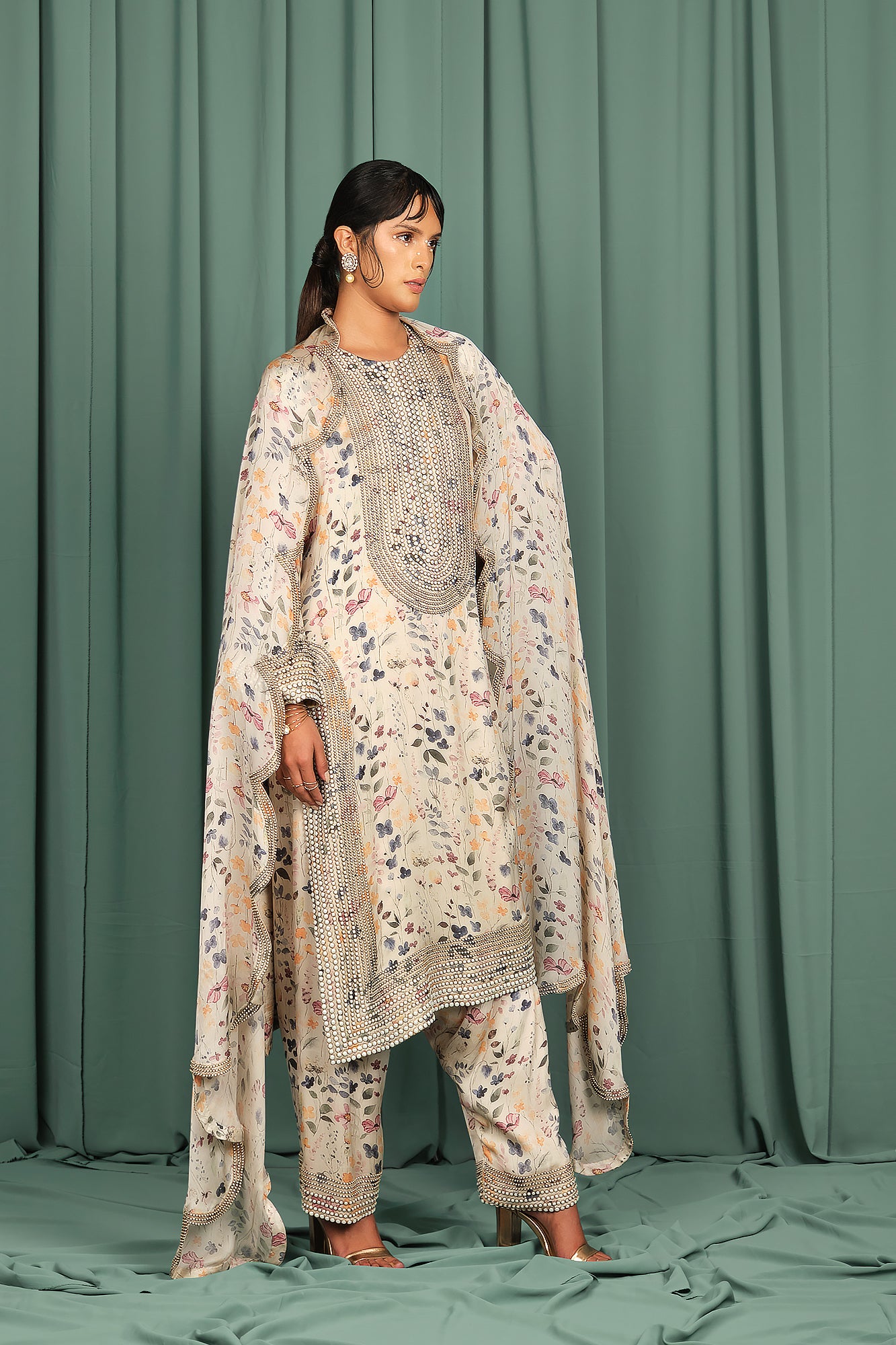 BELLIA IVORY FLORAL